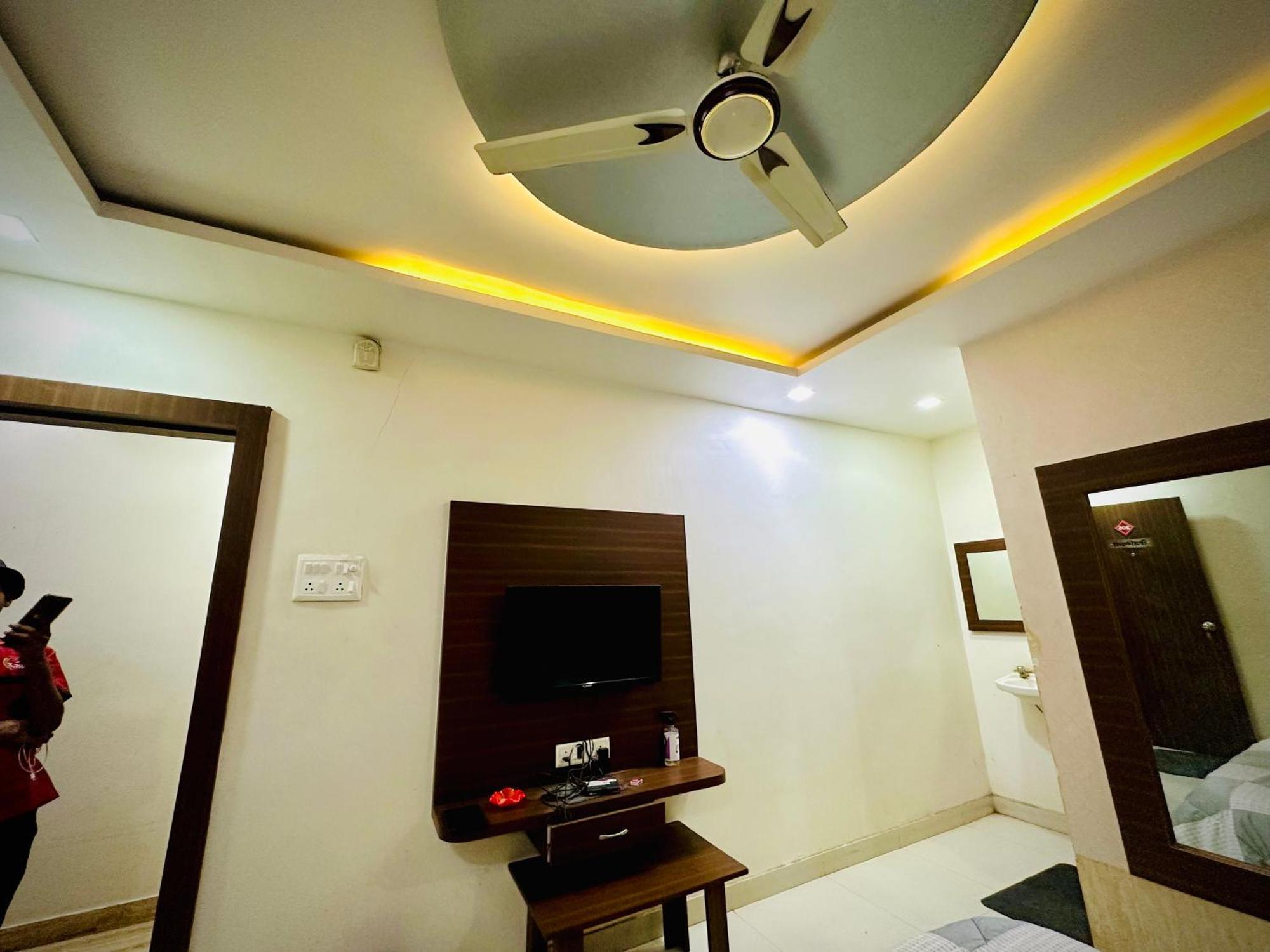 Hotel Sawai Executive Jadhavwadi Eksteriør billede