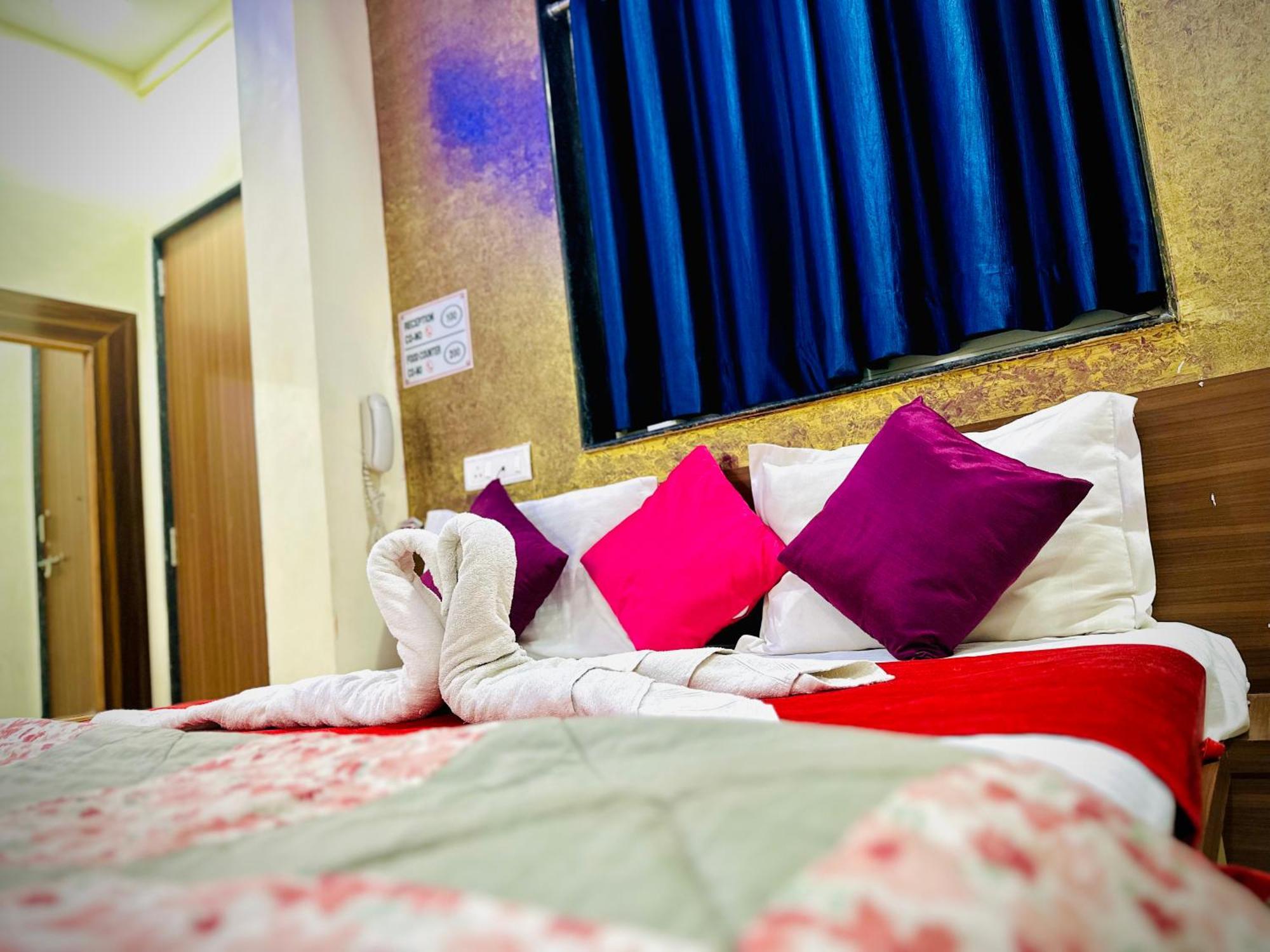 Hotel Sawai Executive Jadhavwadi Eksteriør billede