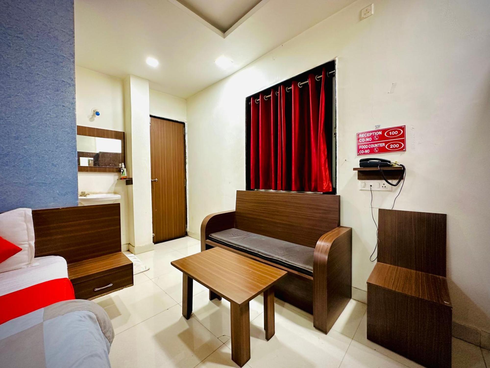 Hotel Sawai Executive Jadhavwadi Eksteriør billede
