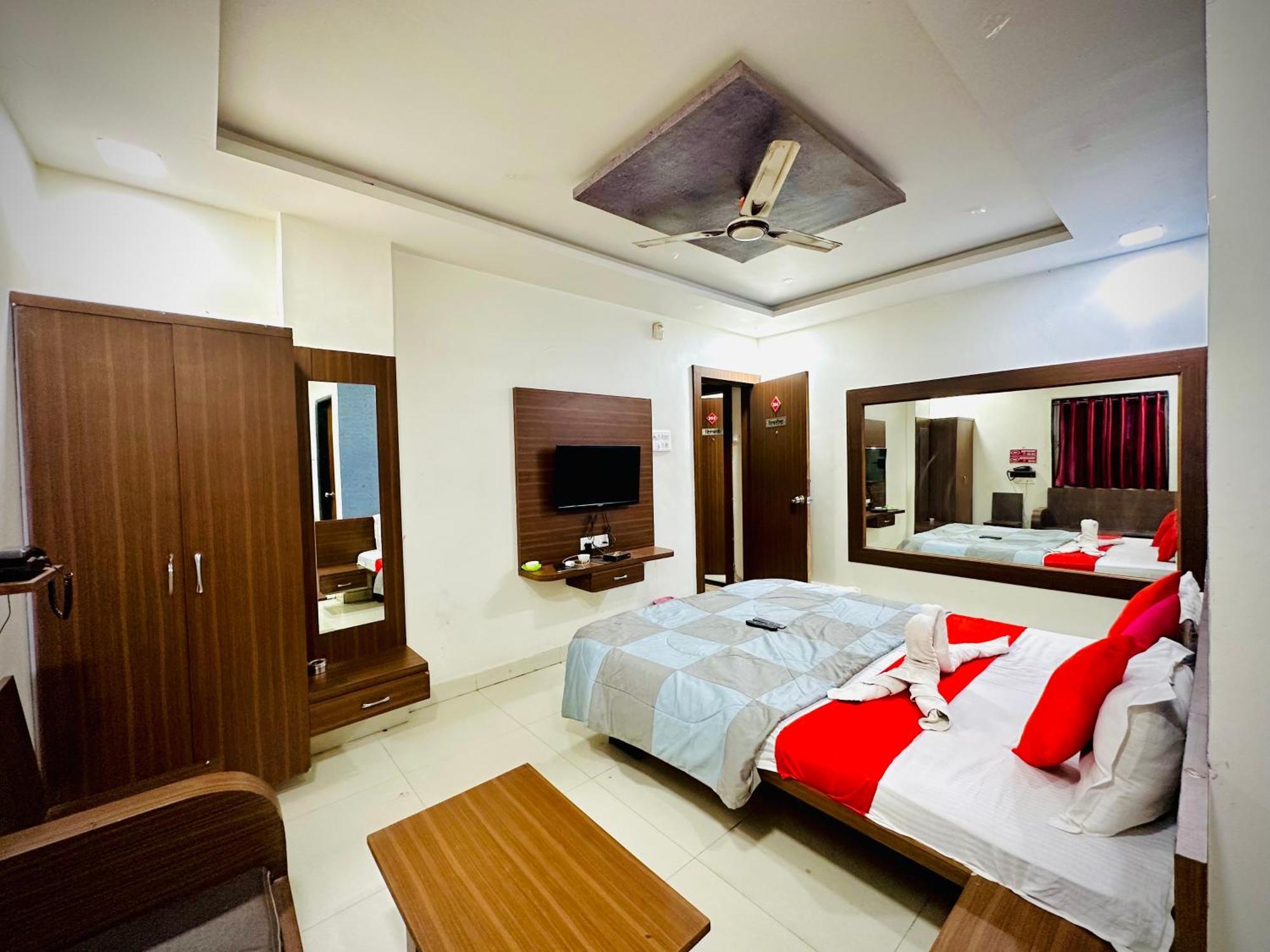 Hotel Sawai Executive Jadhavwadi Eksteriør billede