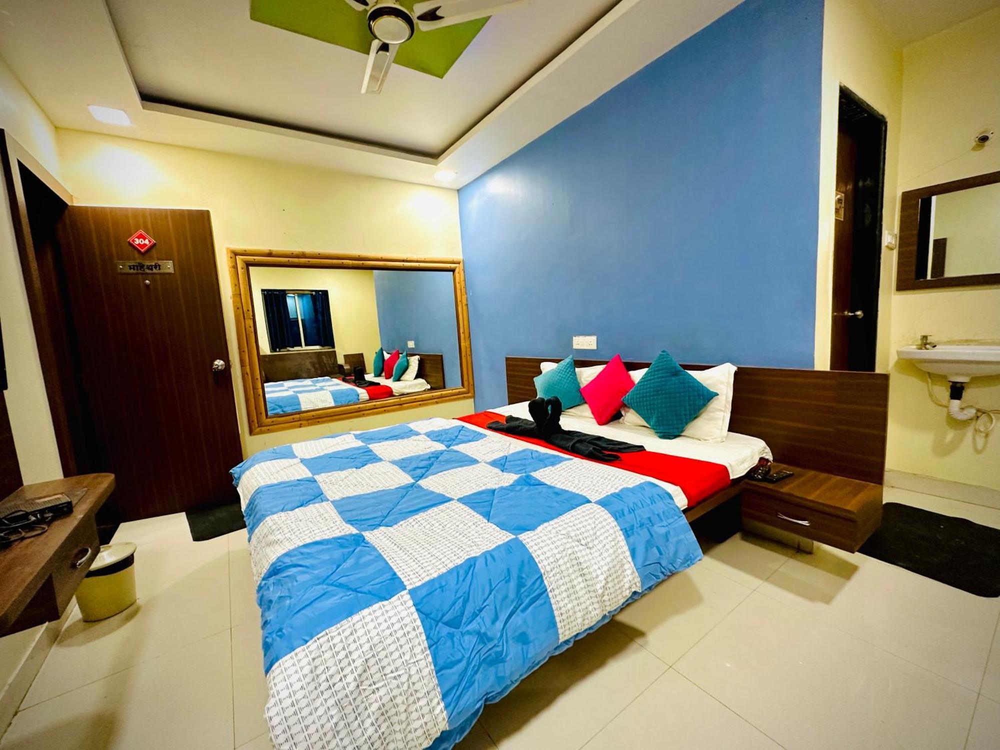 Hotel Sawai Executive Jadhavwadi Eksteriør billede